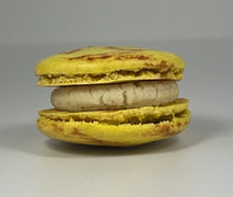 Banana Bread macaron